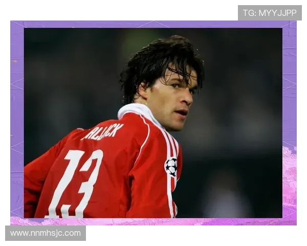 巴拉克拉扯对方球衣并击打胸部仅获黄牌判罚被认为幸运